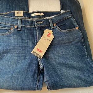 Levi’s Mid Rise Boyfriend Jeans